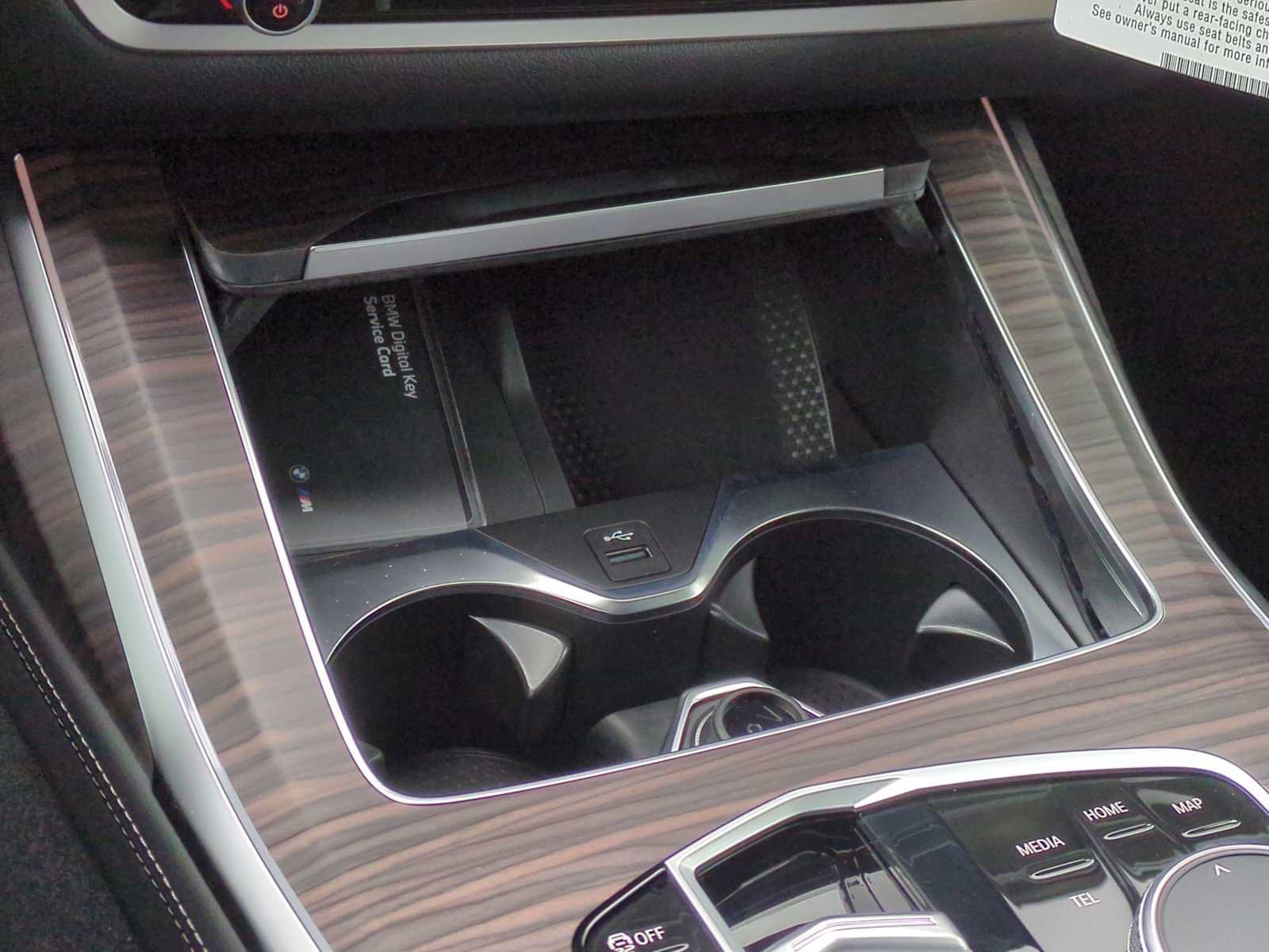 Used 2026 BMW X7 xDrive40i w/ M Sport Package AWD/4WD image 32