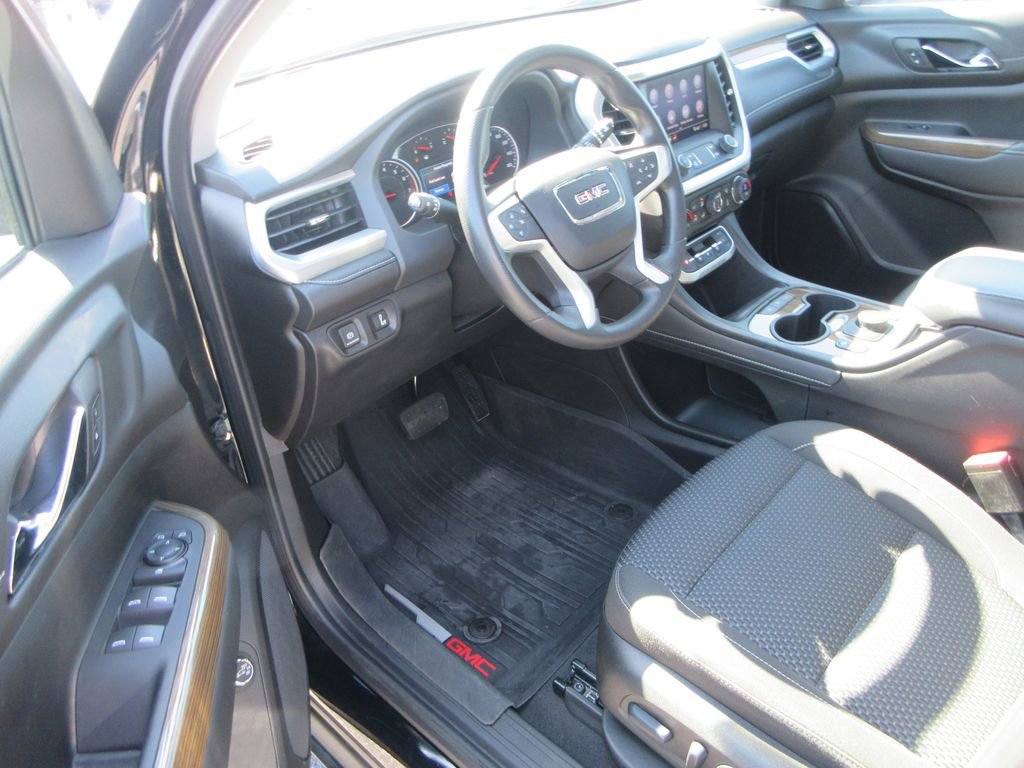 Used 2023 GMC Acadia SLE w/ Driver Convenience Package image 12