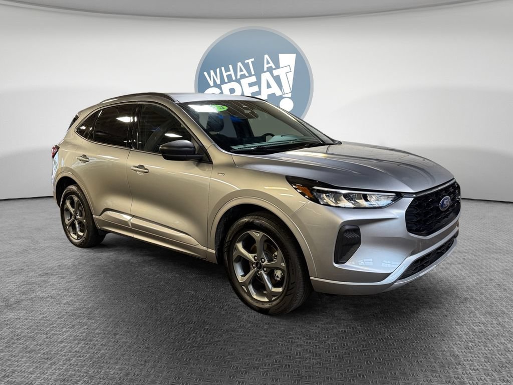 Used 2023 Ford Escape ST-Line w/ Tech Pack #1 AWD/4WD image 1