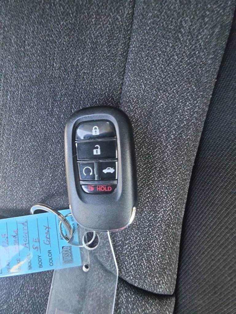 Used 2025 Honda Accord SE image 32