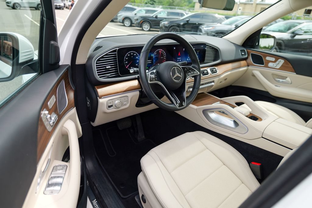 Used 2025 Mercedes-Benz GLE 450e 4MATIC image 17
