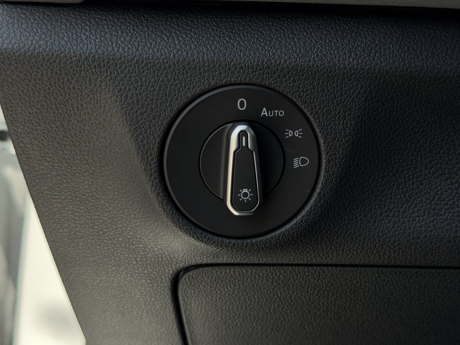 New 2026 Volkswagen Jetta SE FWD image 22