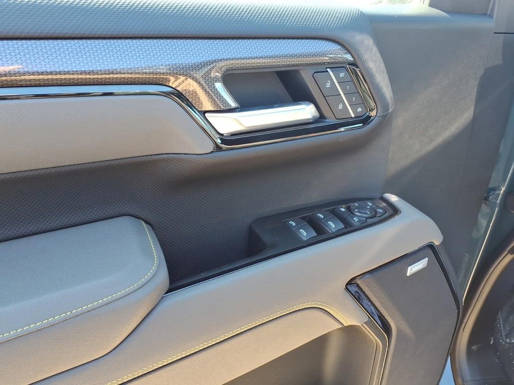 New 2026 Chevrolet Silverado 1500 ZR2 image 10