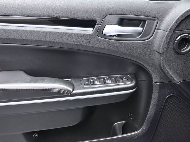 Used 2023 Chrysler 300 Touring image 12