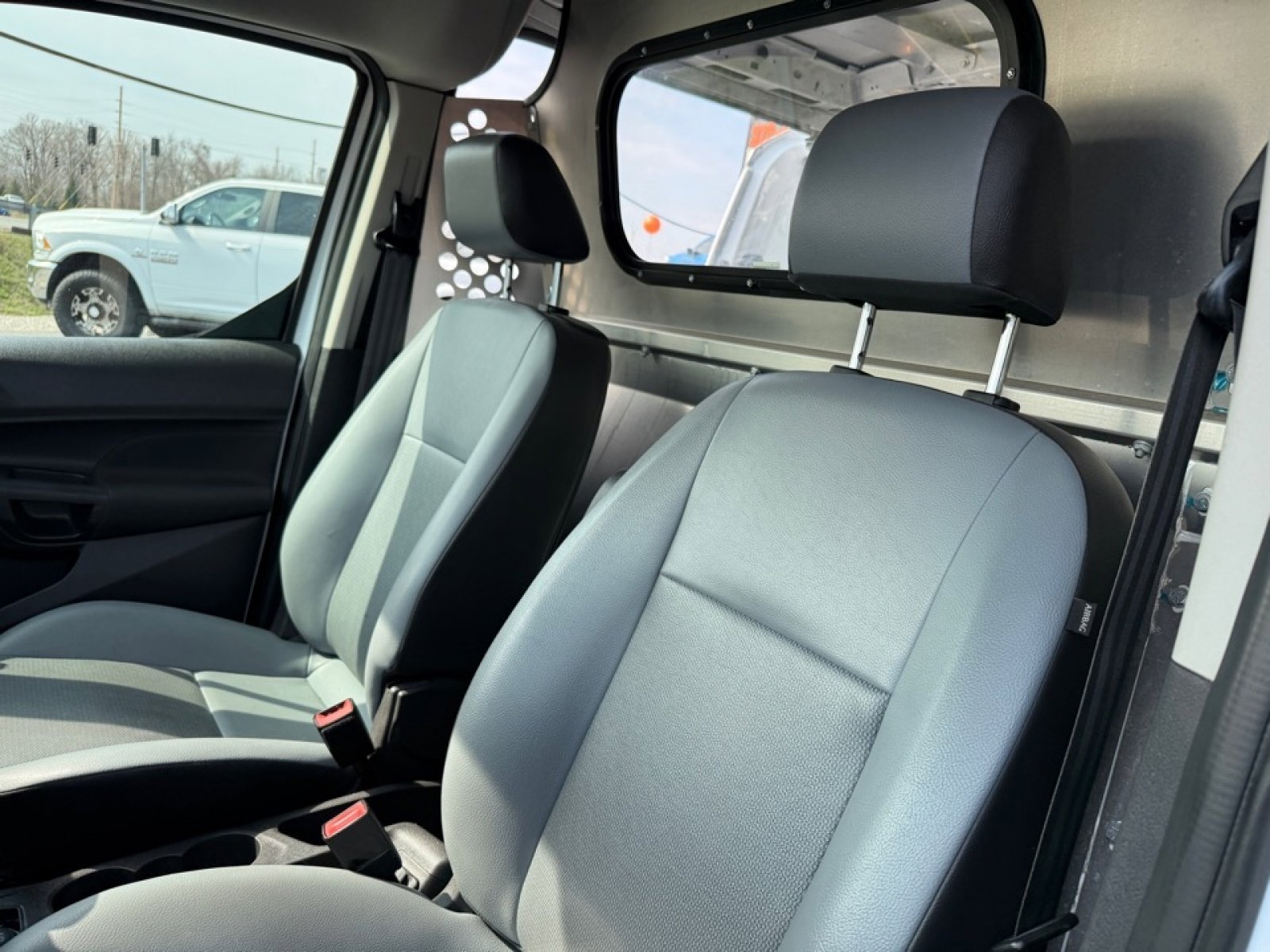 Used 2015 Ford Transit Connect XL FWD image 22