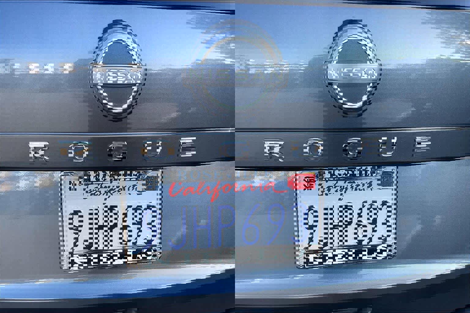 Used 2023 Nissan Rogue S image 11