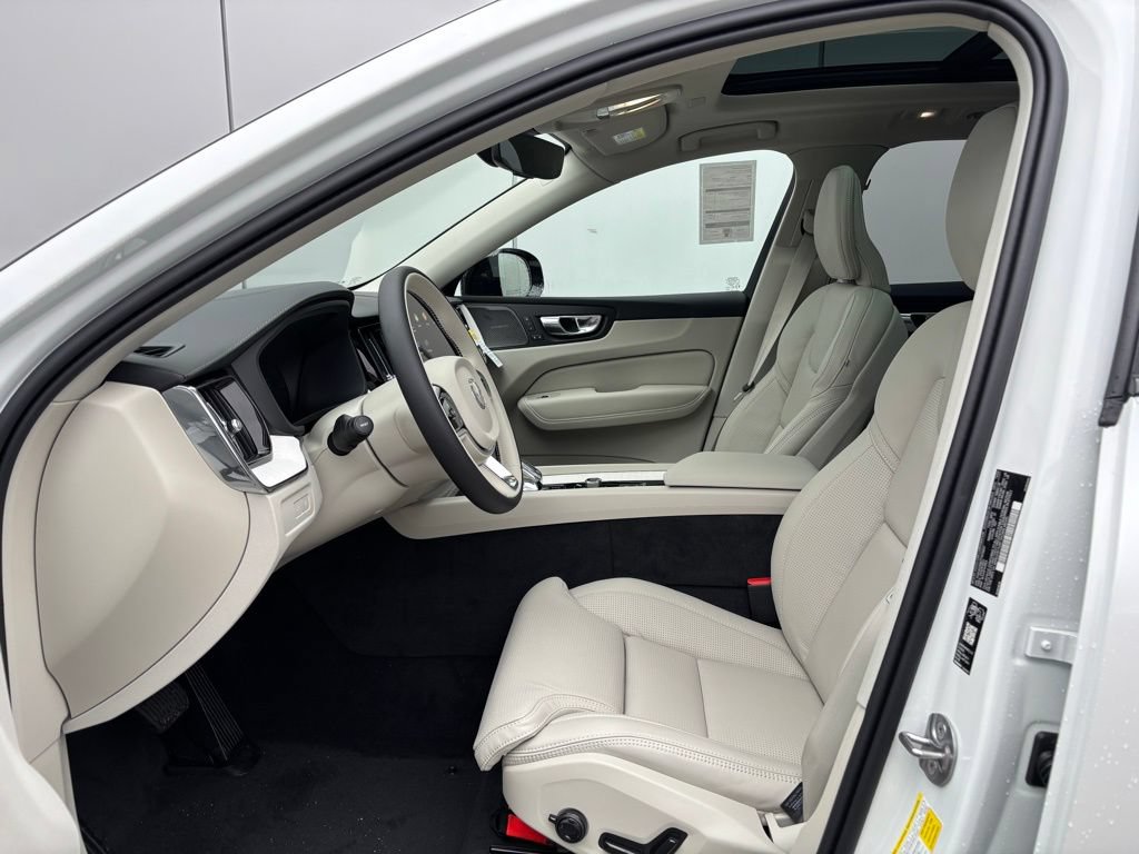 New 2026 Volvo XC60 T8 Ultra w/ Protection Package Premier AWD/4WD image 15