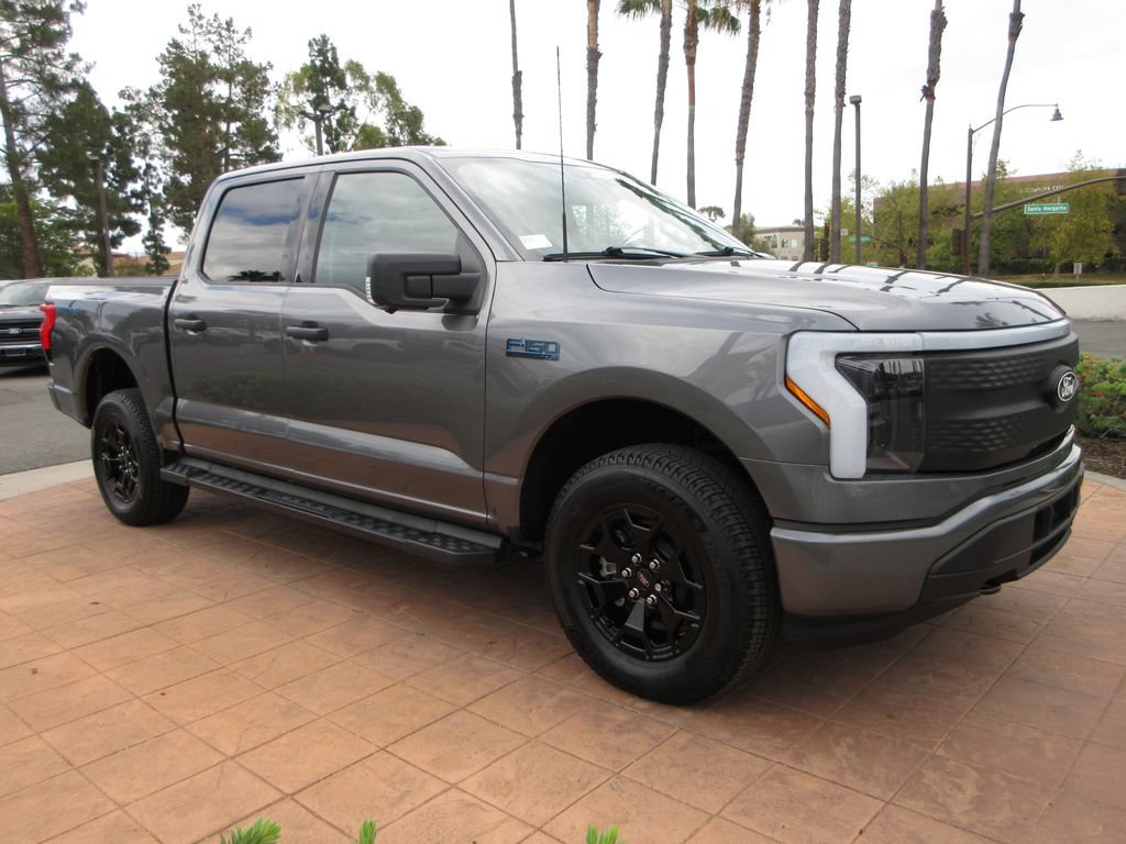 Certified 2025 Ford F150 Lightning XLT AWD/4WD image 6