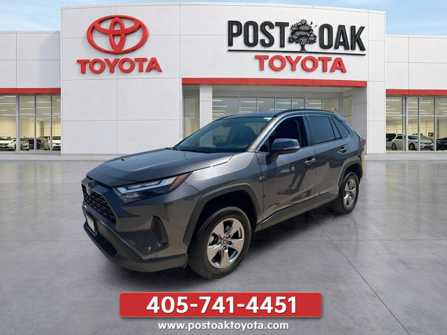 Used 2025 Toyota RAV4 XLE FWD image 3