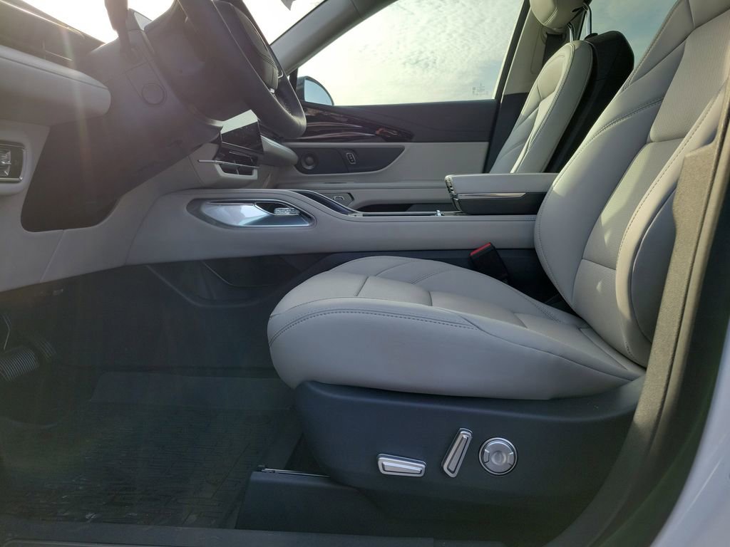 New 2026 Lincoln Nautilus Premier w/ Equipment Group 102A AWD/4WD image 17