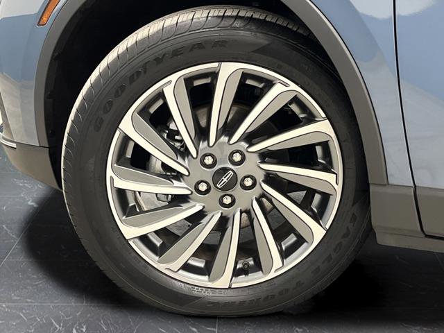 Used 2025 Lincoln Corsair Reserve w/ Towing Package AWD/4WD image 36