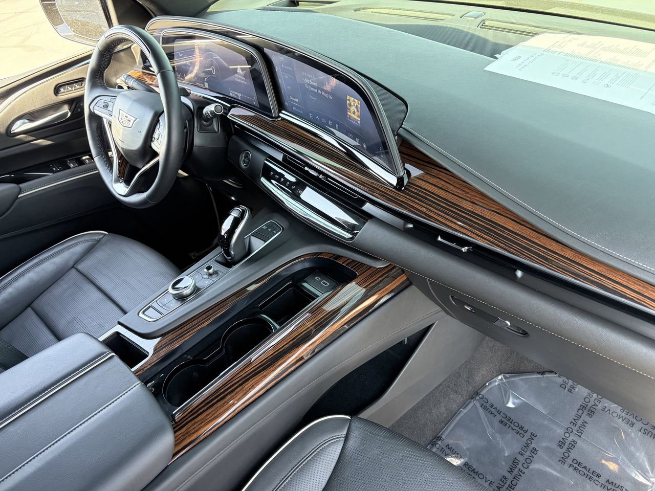 Certified 2024 Cadillac Escalade Premium Luxury image 13