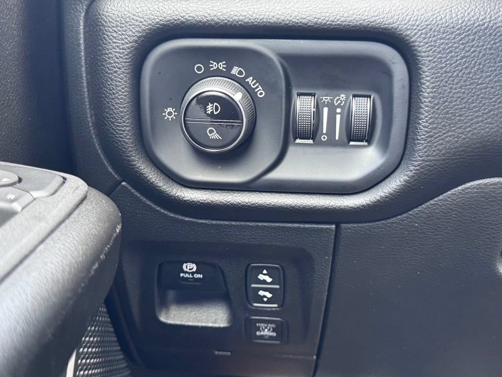 Used 2025 RAM 1500 Big Horn AWD/4WD image 33