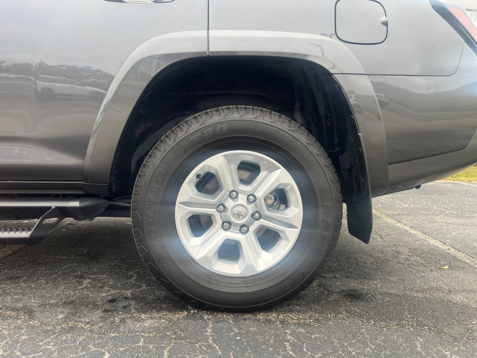 Used 2023 Toyota 4Runner SR5 Premium w/ Moonroof Package image 22