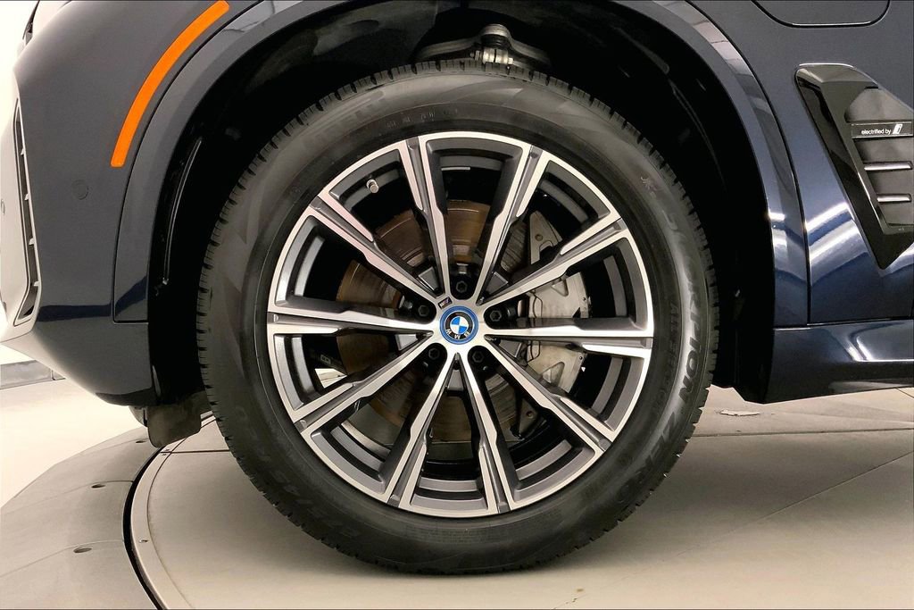 Certified 2024 BMW X5 xDrive50e w/ M Sport Package image 8