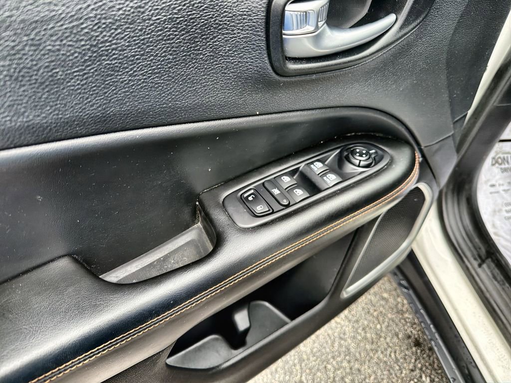 Used 2019 Jeep Compass Limited AWD/4WD image 13