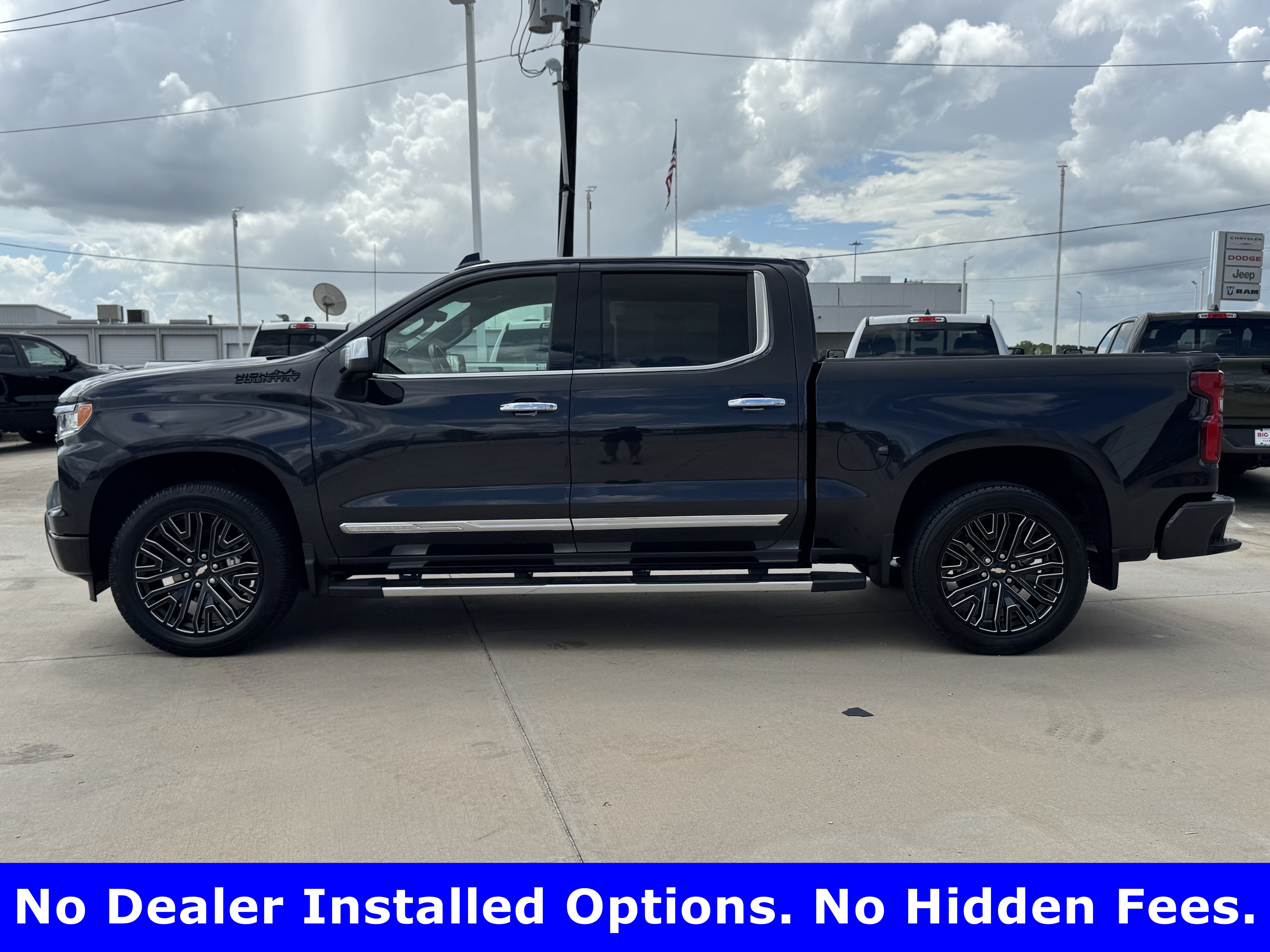 Used 2024 Chevrolet Silverado 1500 High Country w/ Technology Package AWD/4WD image 3
