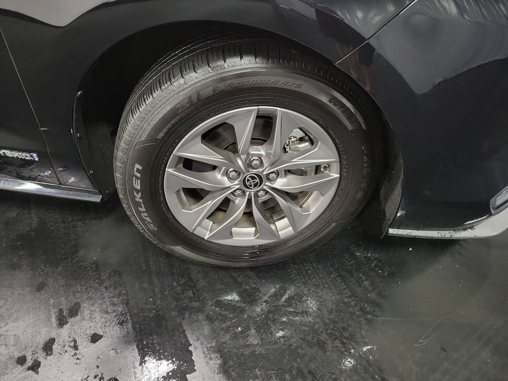 Used 2021 Toyota Sienna LE AWD/4WD image 10