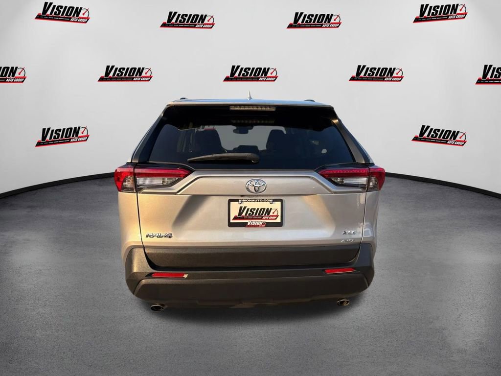 Used 2019 Toyota RAV4 XLE image 6
