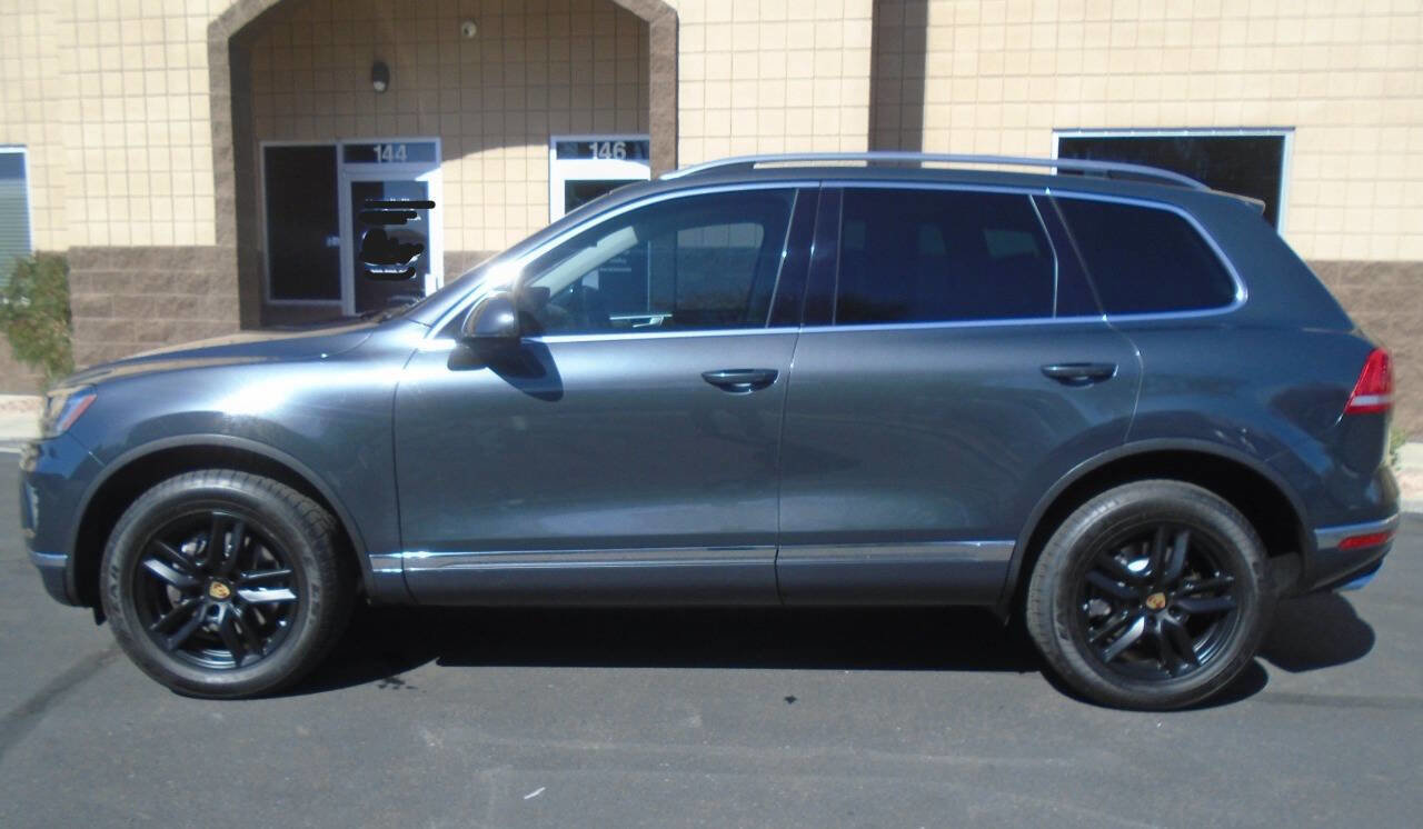 Used 2016 Volkswagen Touareg TDI image 6