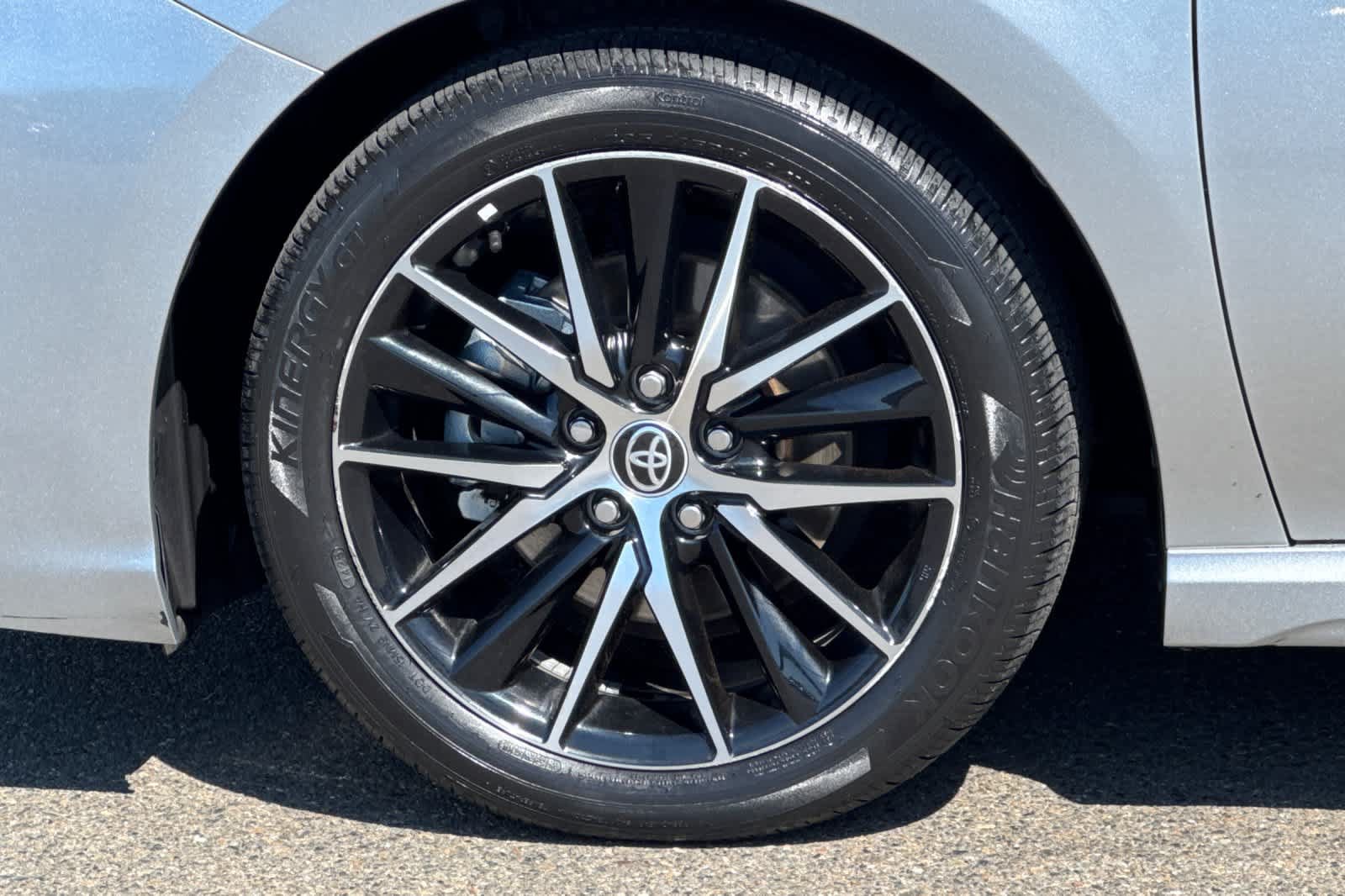 Used 2023 Toyota Camry SE w/ Convenience Package FWD image 29