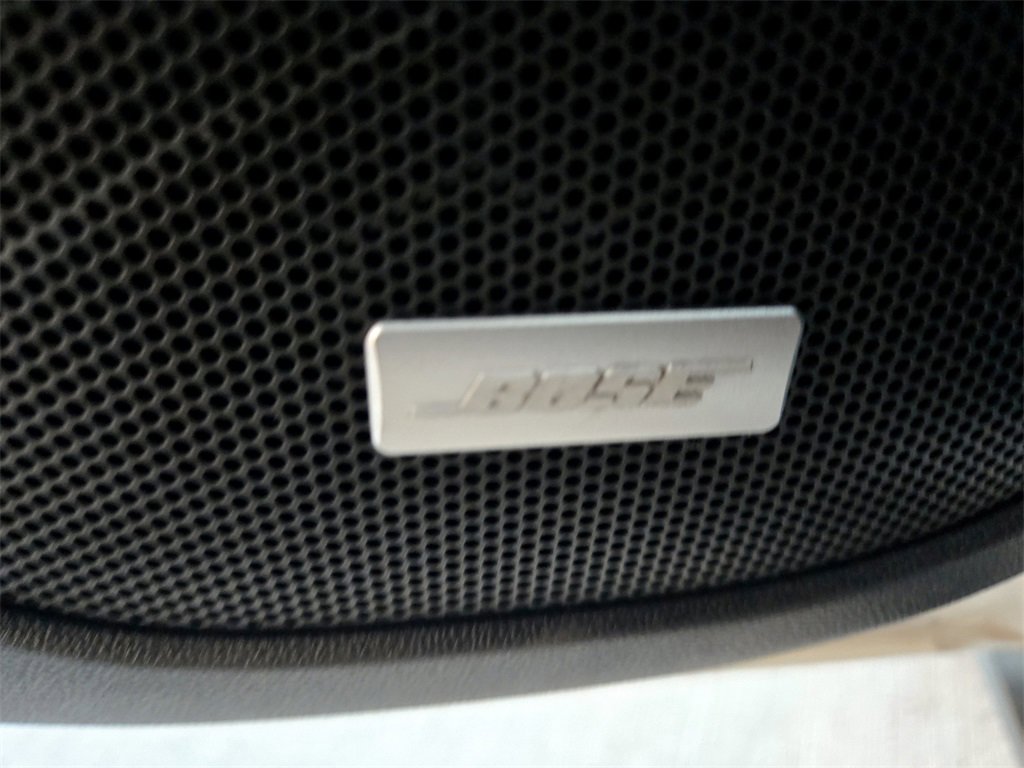 Used 2023 GMC Acadia SLT image 36