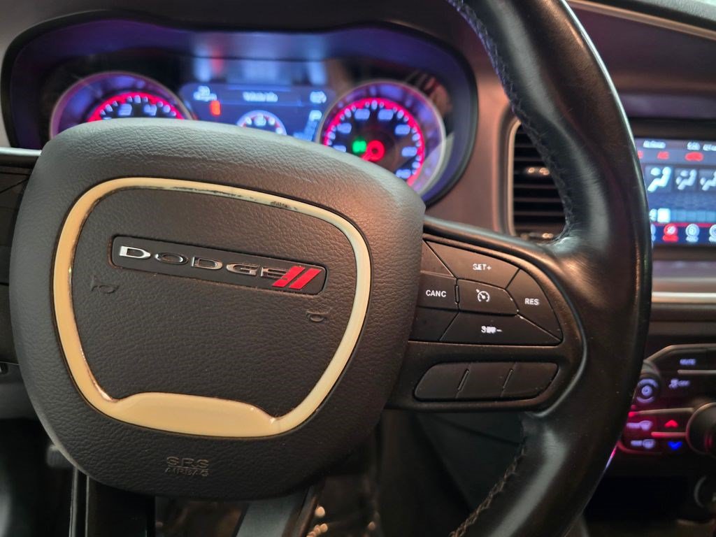 Used 2022 Dodge Charger SXT RWD image 18