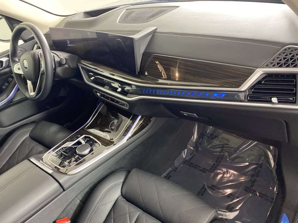 Used 2023 BMW X7 xDrive40i w/ Premium Package AWD/4WD image 32