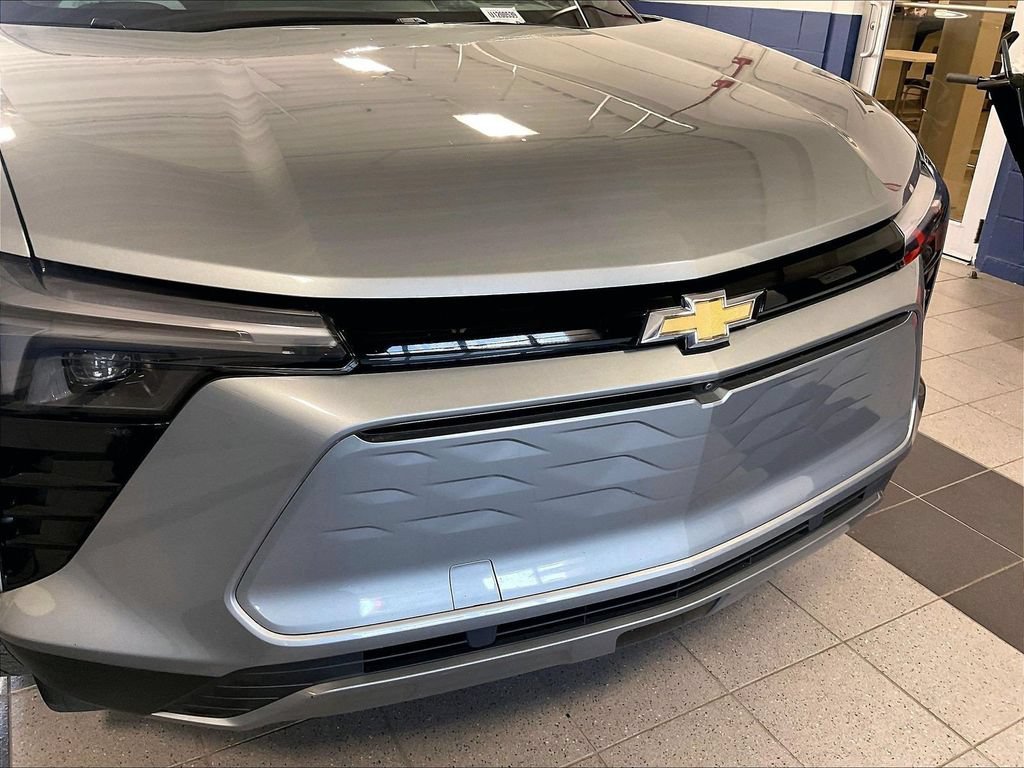 Used 2024 Chevrolet Blazer EV LT AWD/4WD image 32