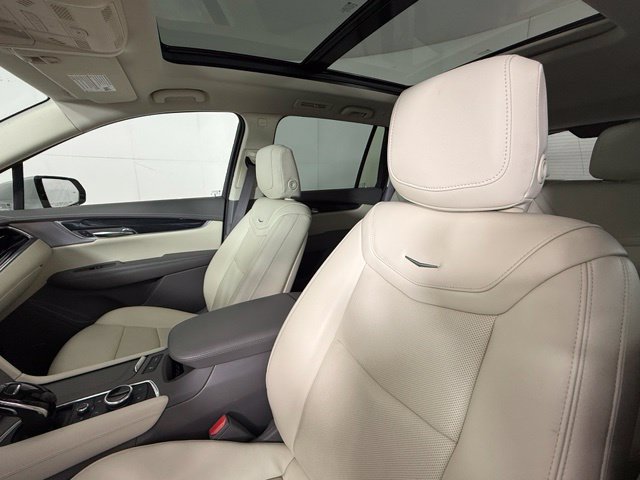 Used 2023 Cadillac XT6 Premium Luxury AWD/4WD image 6