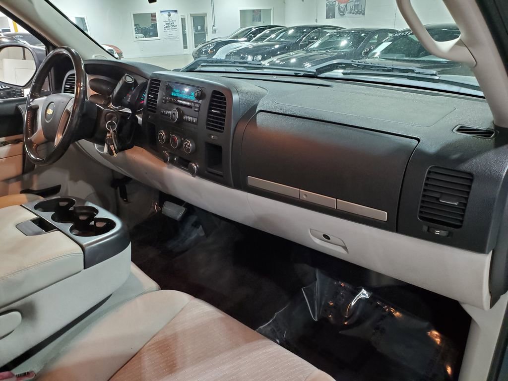Used 2011 Chevrolet Silverado 1500 LT image 15