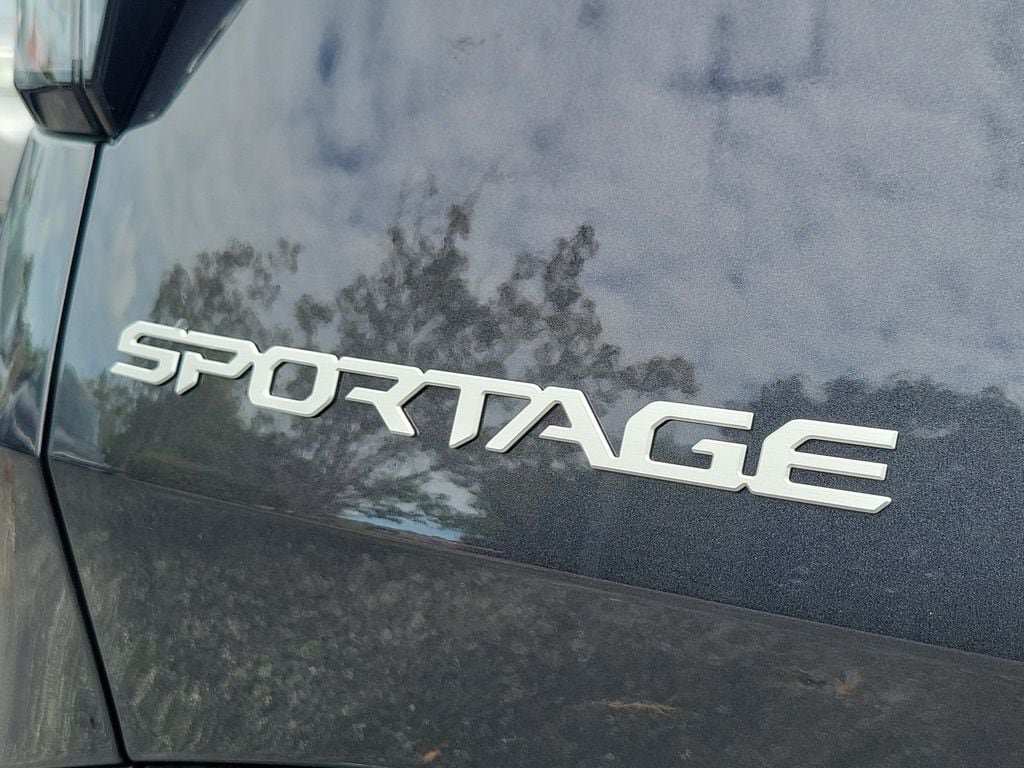 New 2026 Kia Sportage LX FWD image 28