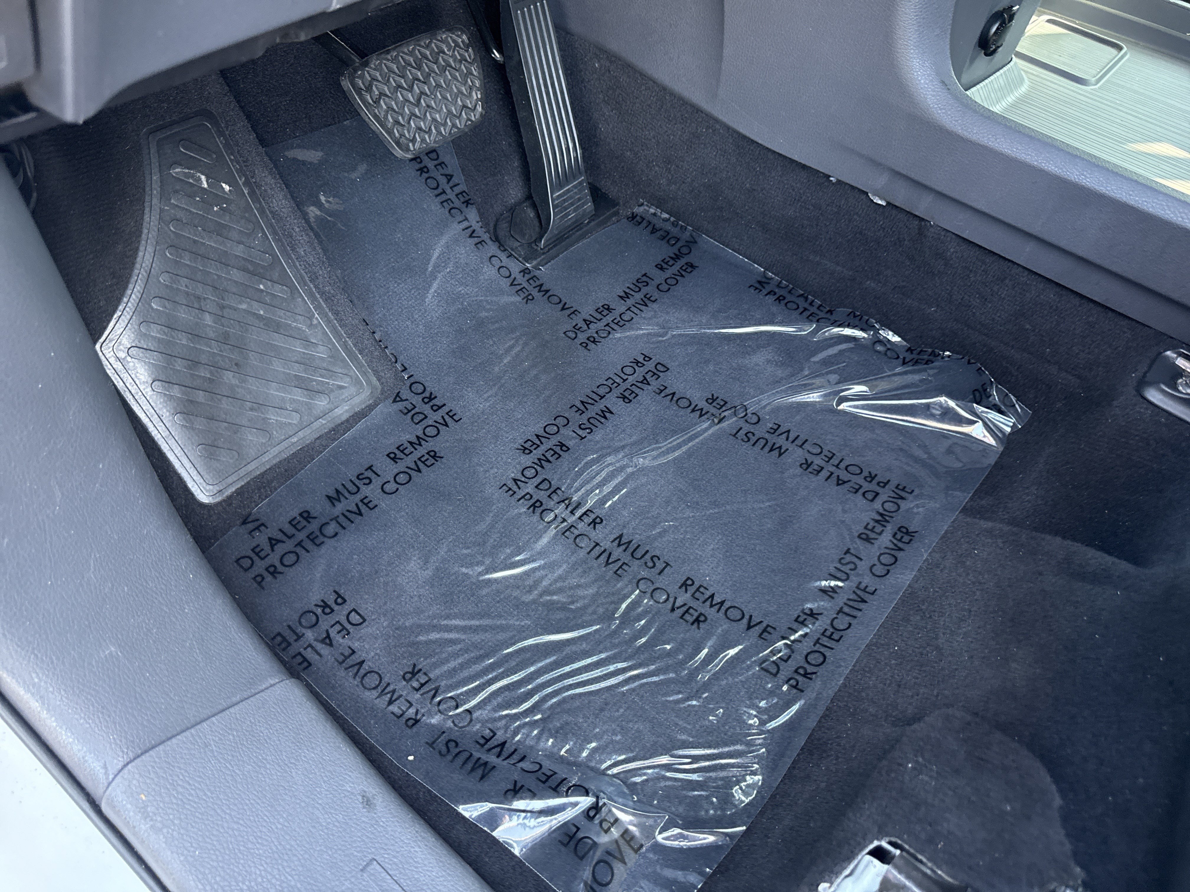 Used 2023 Toyota Sienna Limited FWD image 17