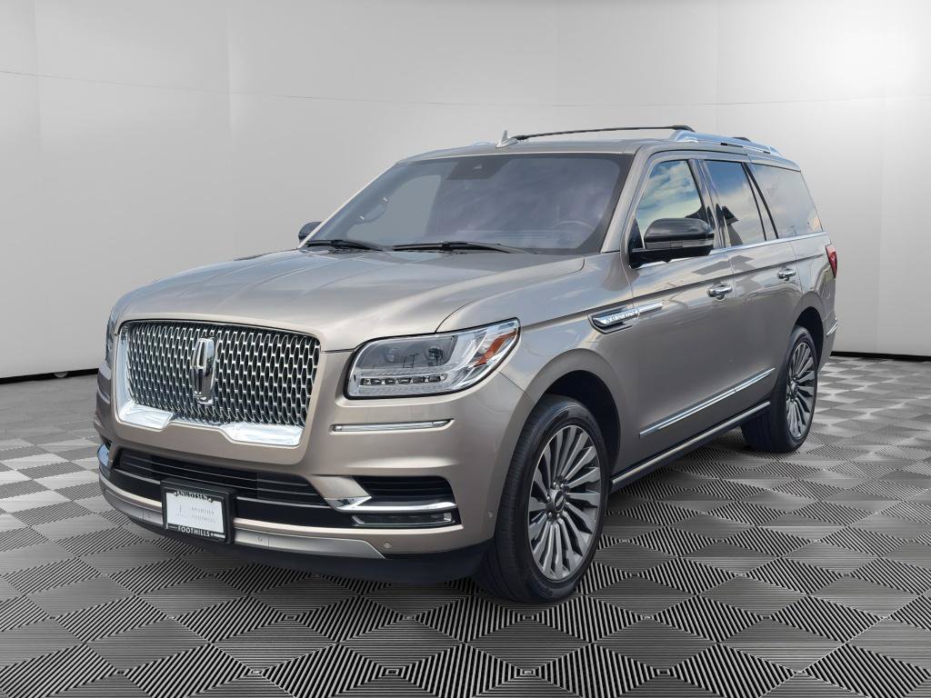 Used 2019 Lincoln Navigator Reserve AWD/4WD image 3