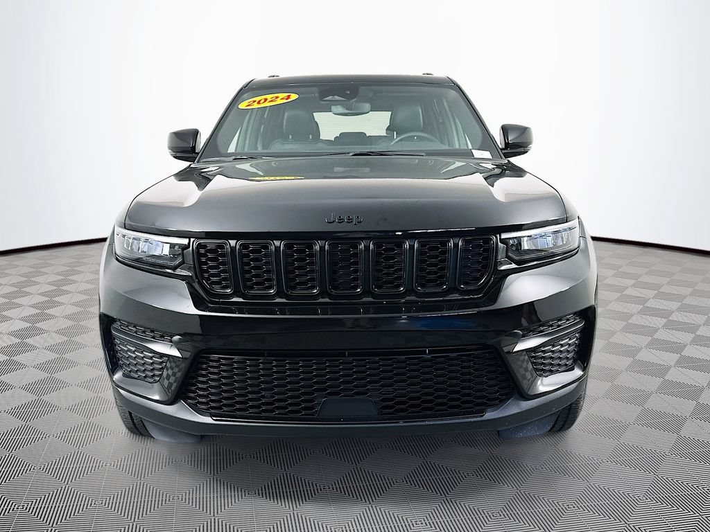 Certified 2024 Jeep Grand Cherokee Altitude AWD/4WD image 4