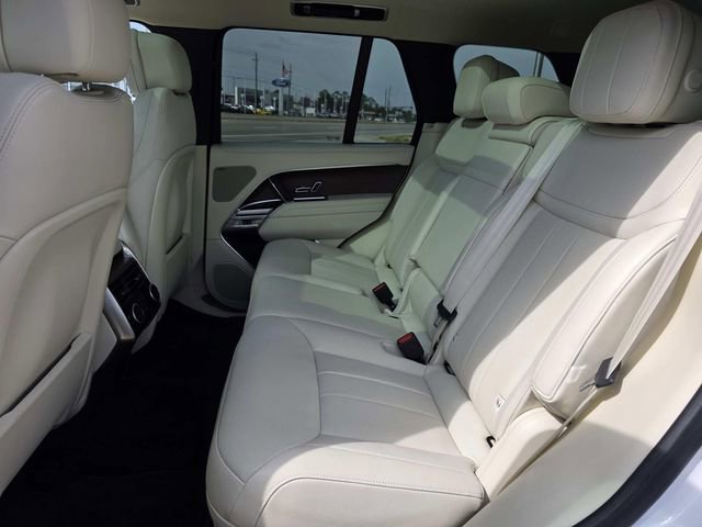 Used 2024 Land Rover Range Rover SE AWD/4WD image 7