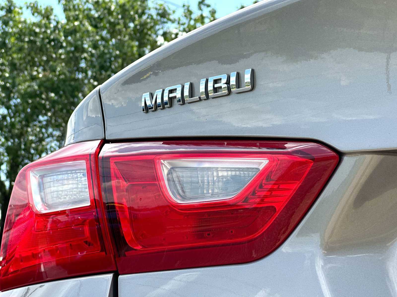 Used 2025 Chevrolet Malibu LS FWD image 15