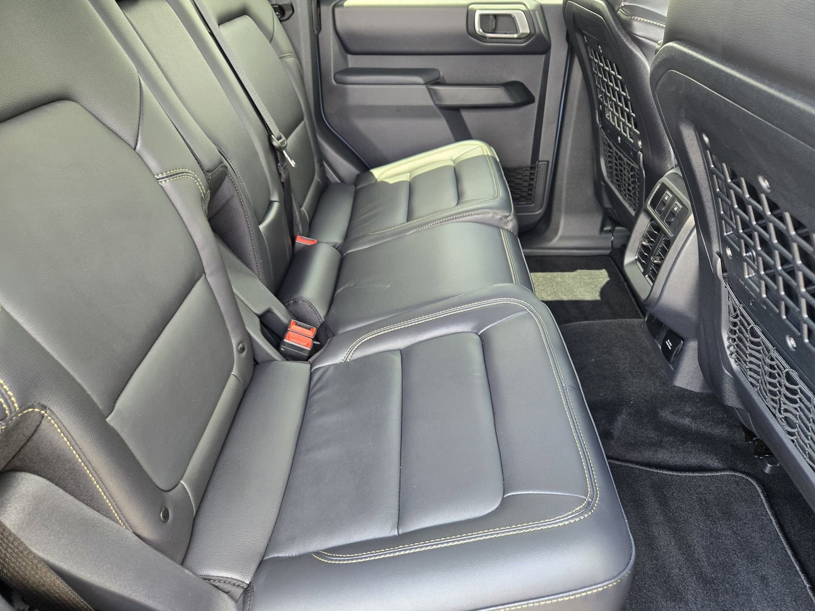 Used 2025 Ford Bronco Badlands AWD/4WD image 30