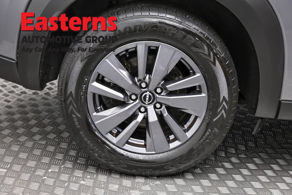 Used 2022 Nissan Pathfinder SV AWD/4WD image 32