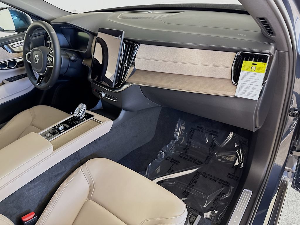 New 2026 Volvo XC90 B6 Plus w/ Protection Package Premier AWD/4WD image 31