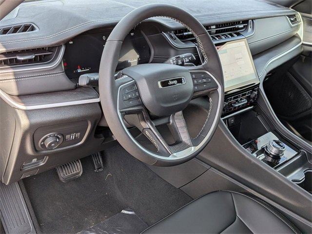 New 2025 Jeep Grand Cherokee Limited w/ Black Appearance Package image 11