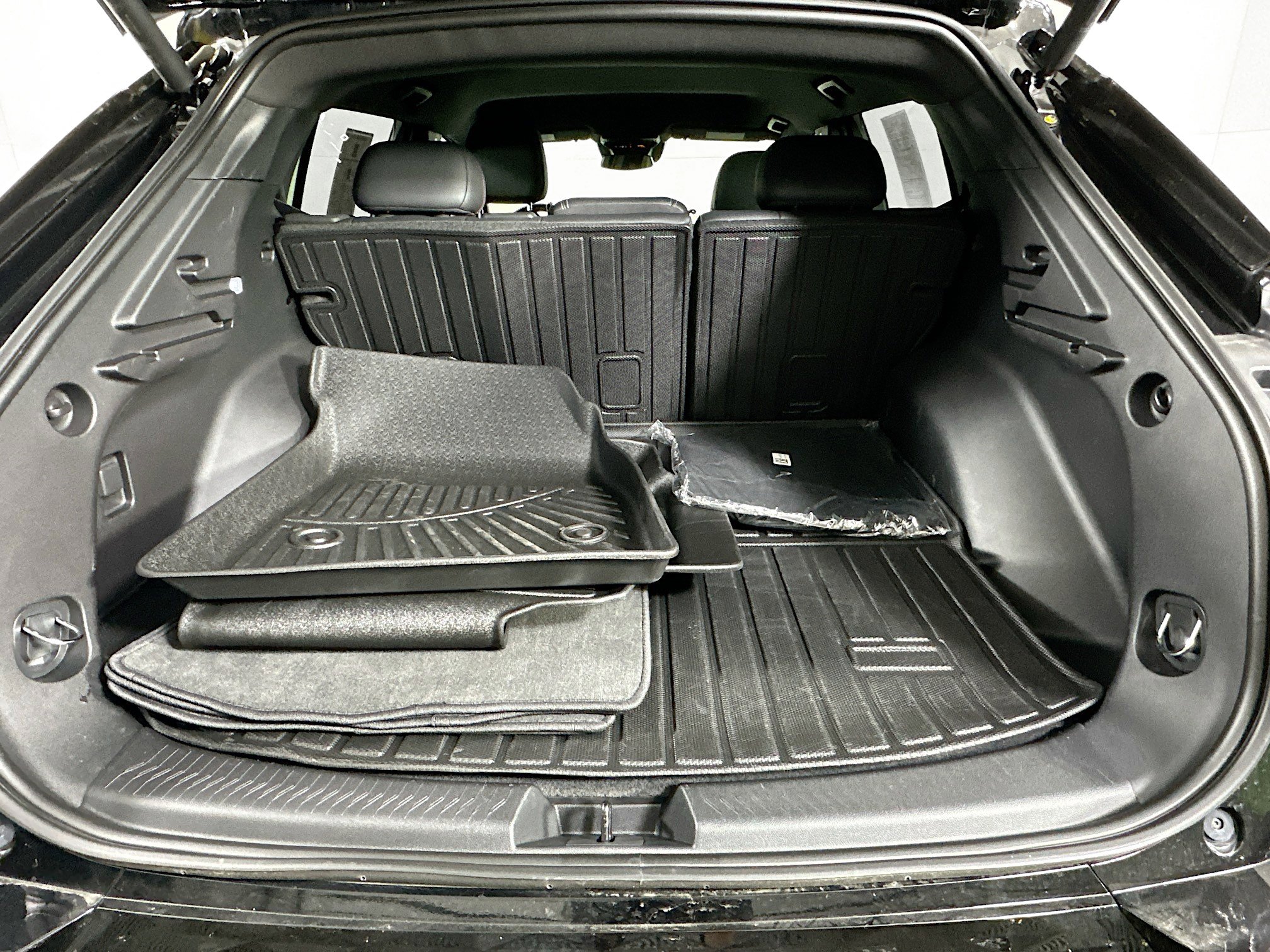 Used 2024 Chevrolet Equinox EV RS FWD image 29