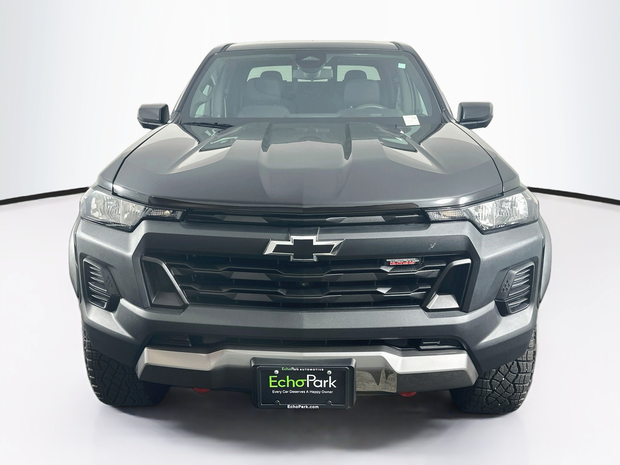 Used 2024 Chevrolet Colorado Trail Boss w/ Technology Package AWD/4WD image 2