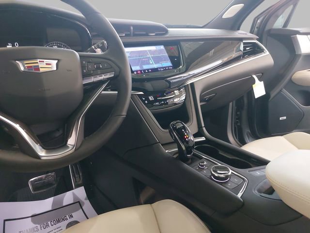 Used 2025 Cadillac XT6 Sport w/ LPO, Floor Liner Package image 26