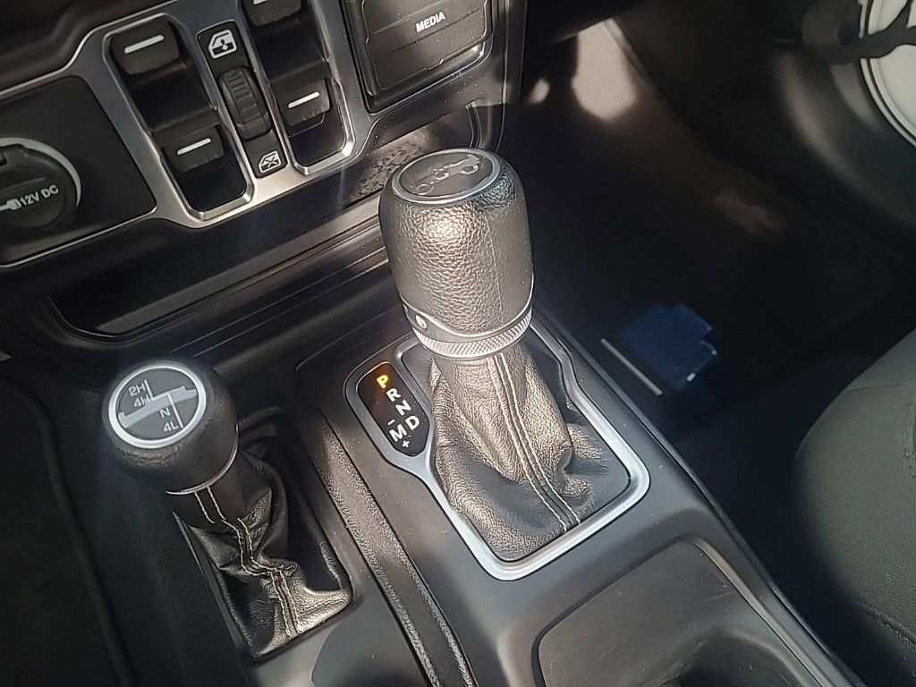 Used 2020 Jeep Wrangler Unlimited Sahara w/ Uconnect 4C Nav & Sound Group image 16