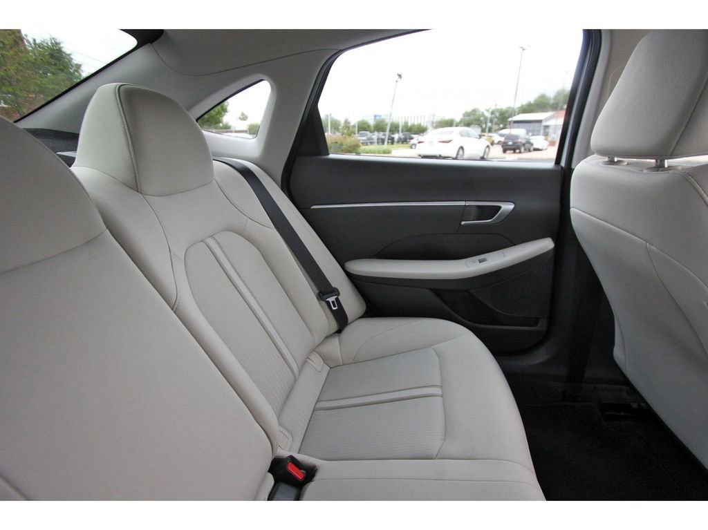 Certified 2025 Hyundai Sonata SE FWD image 13