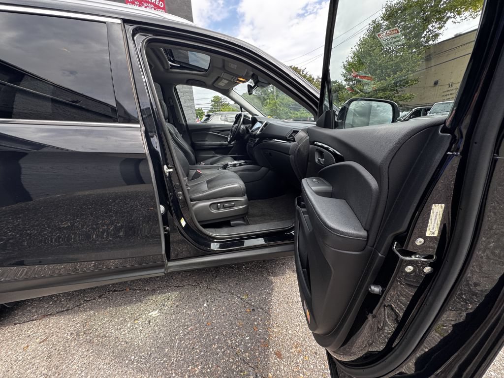 Used 2016 Honda Pilot Touring image 19