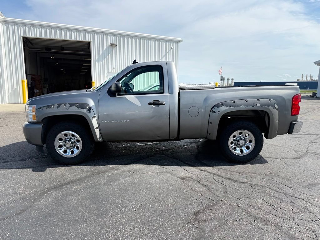 Used 2007 Chevrolet Silverado 1500 W/T w/ LS Package RWD image 5