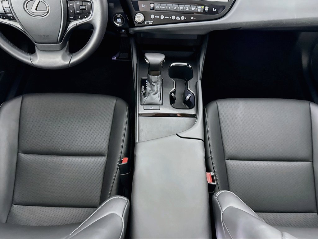 Used 2025 Lexus ES 350 w/ Accessory Package (Z2) FWD image 16
