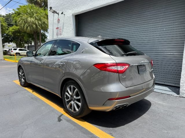 Used 2019 Maserati Levante AWD/4WD image 4